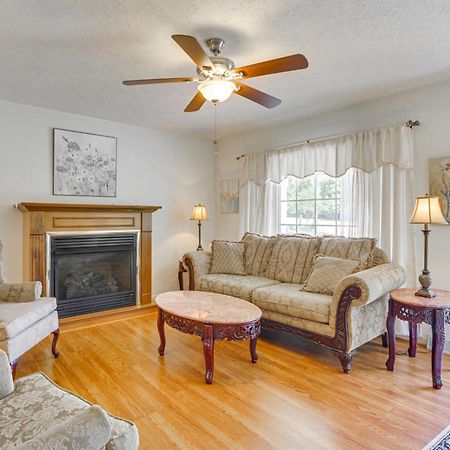 Chatham Getaway With Fireplace, Deck And Gas Grill! Bagian luar foto