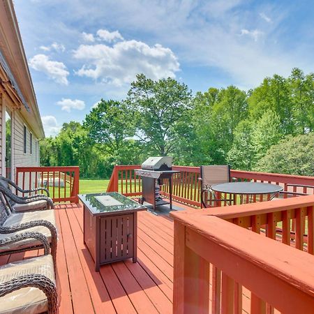 Chatham Getaway With Fireplace, Deck And Gas Grill! Bagian luar foto