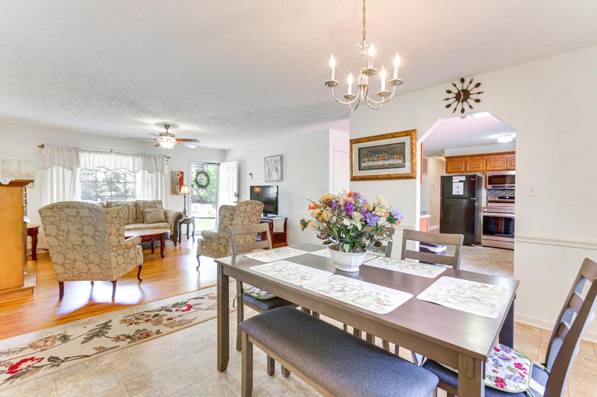 Chatham Getaway With Fireplace, Deck And Gas Grill! Bagian luar foto