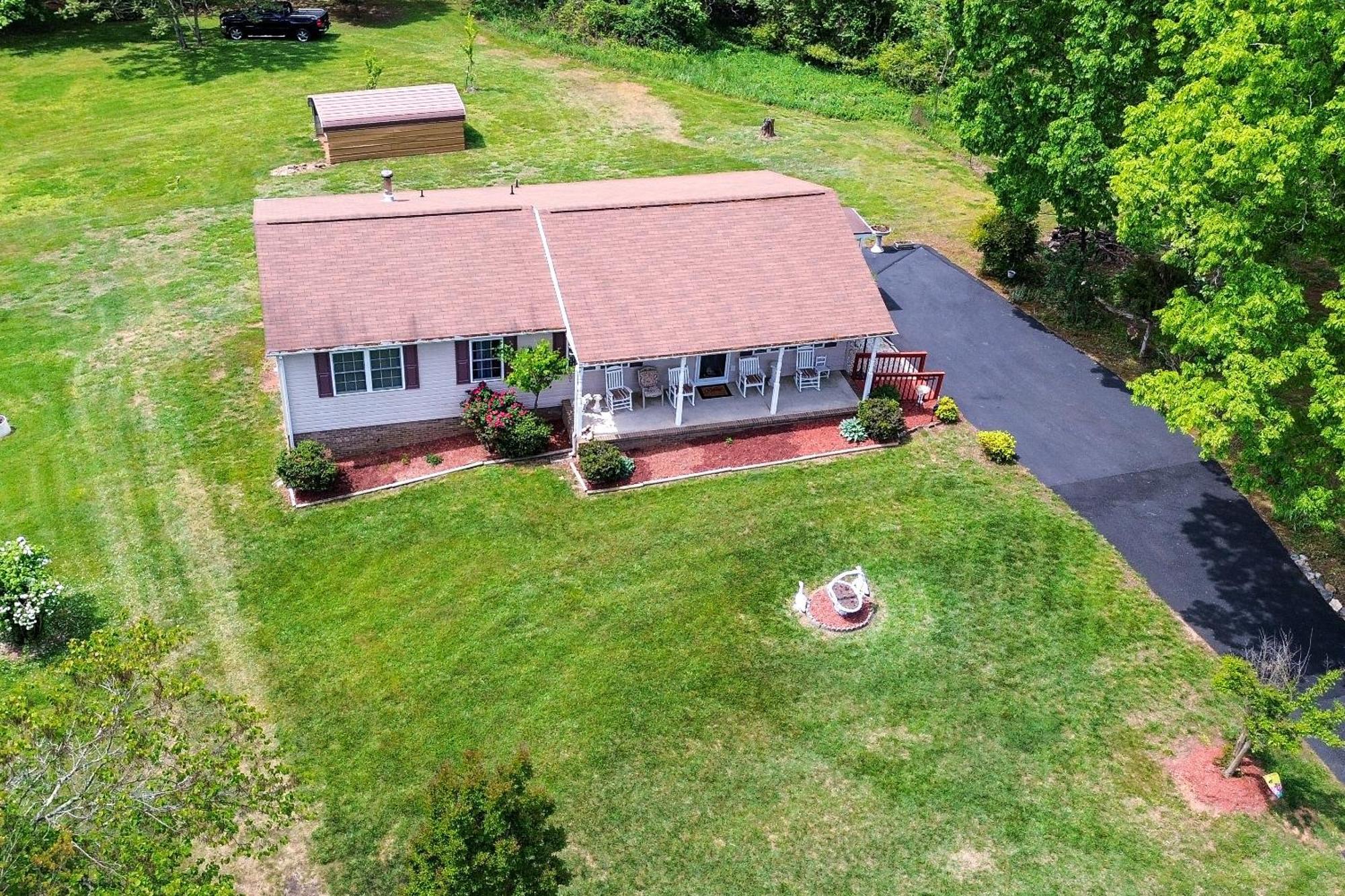 Chatham Getaway With Fireplace, Deck And Gas Grill! Bagian luar foto